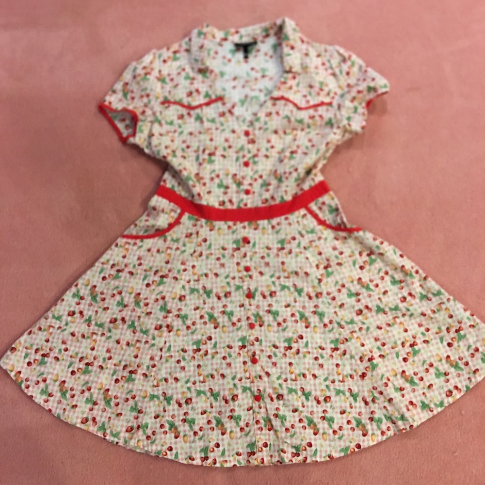 Sourpuss XL strawberry dress